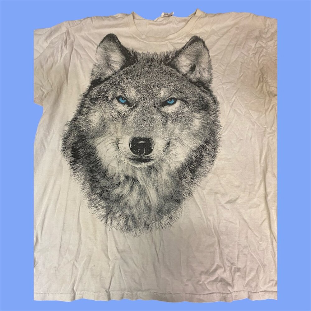 white graphic wolf tee shirt
